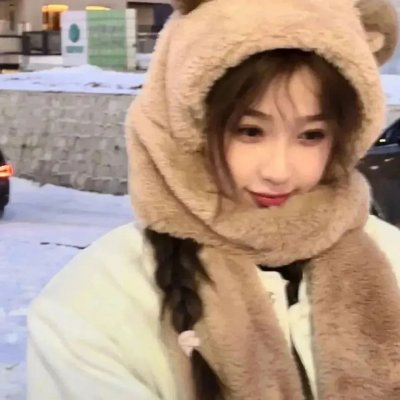 鲁姬哈蒂海报