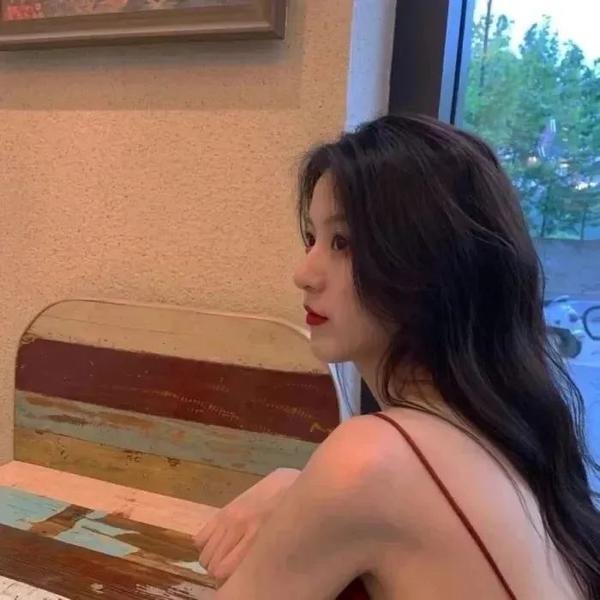 闪亮的眼睛海报